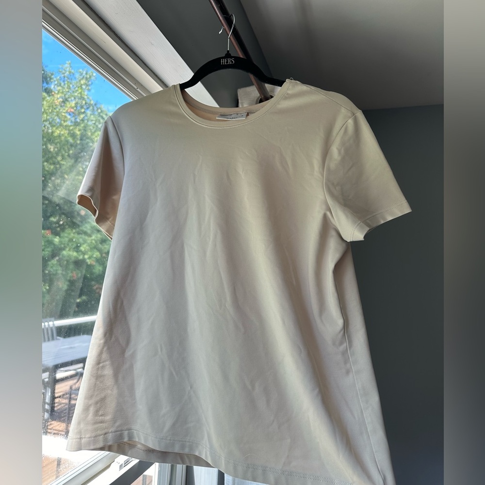 Tan drifit tee